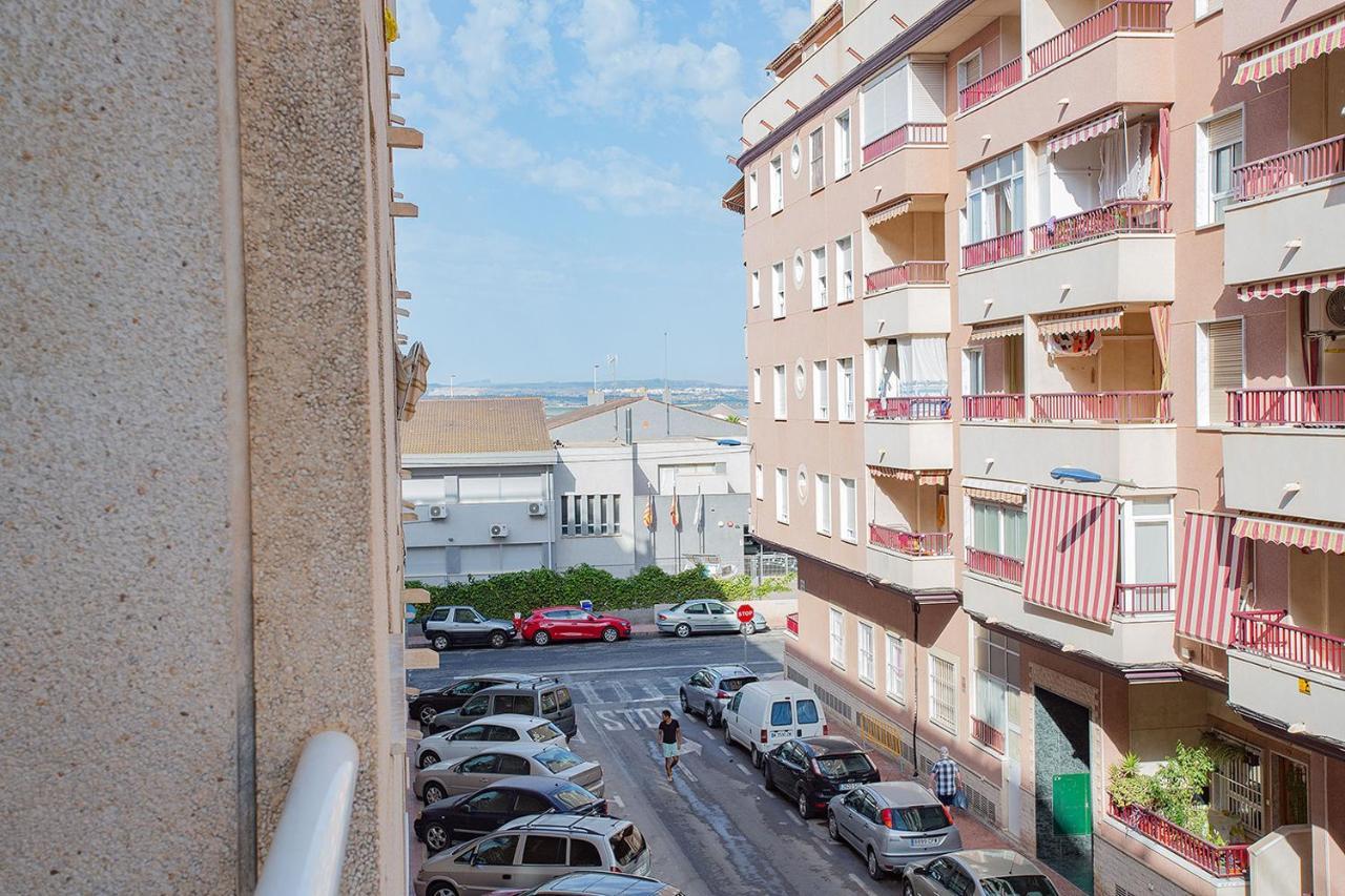096 Pleasant Place Luis - Alicante Holiday Torrevieja Exterior photo